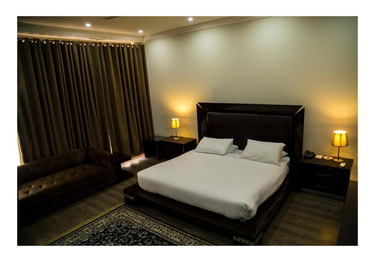 Hotel Akbars Kinara Sialkot Exterior photo
